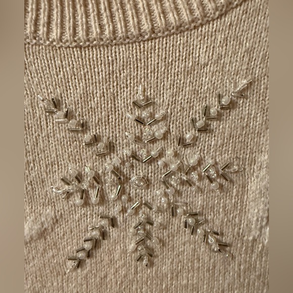 LOFT Women's White Snowflake Sweater - Picture 4 of 5